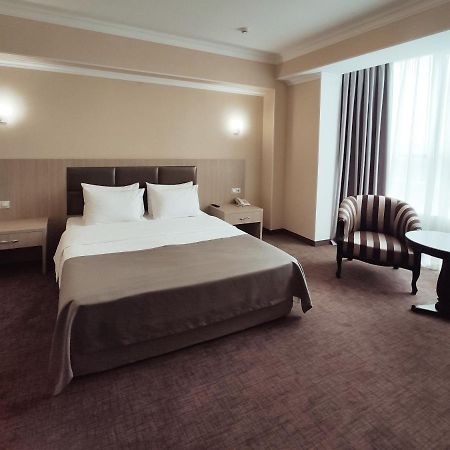 Mask Business Hotel Pyatigorsk Bagian luar foto