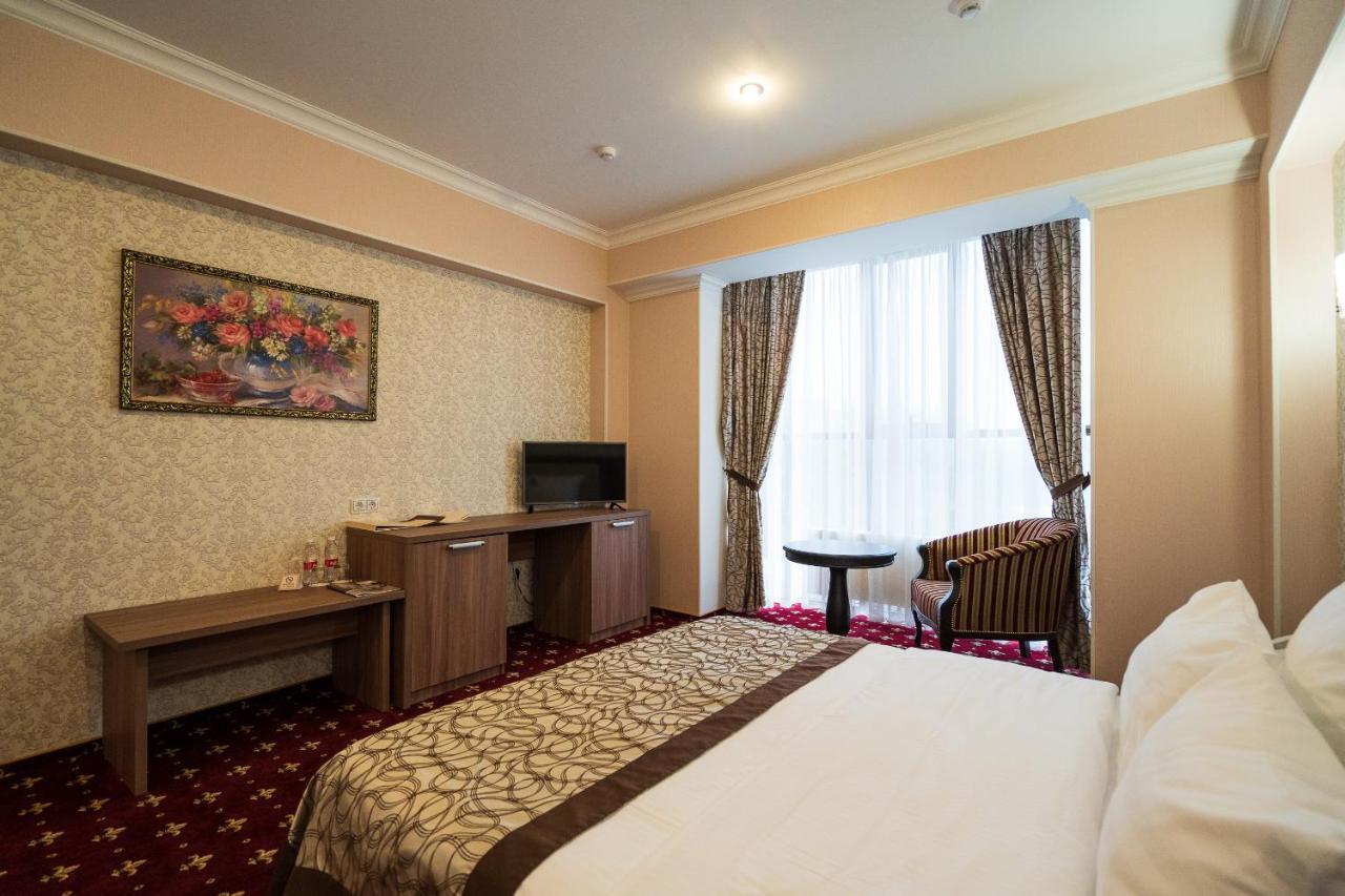 Mask Business Hotel Pyatigorsk Bagian luar foto